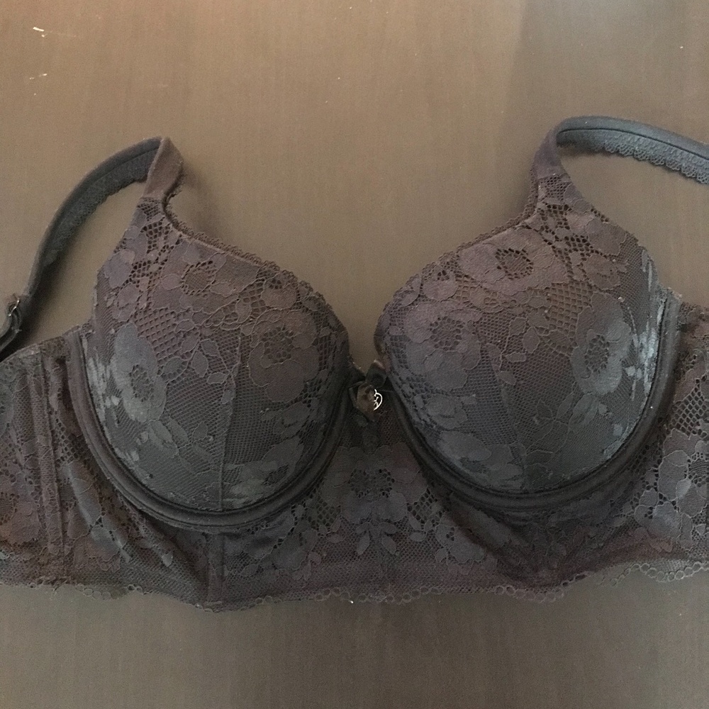 VICTORIA'S SECRET BLACK BRA